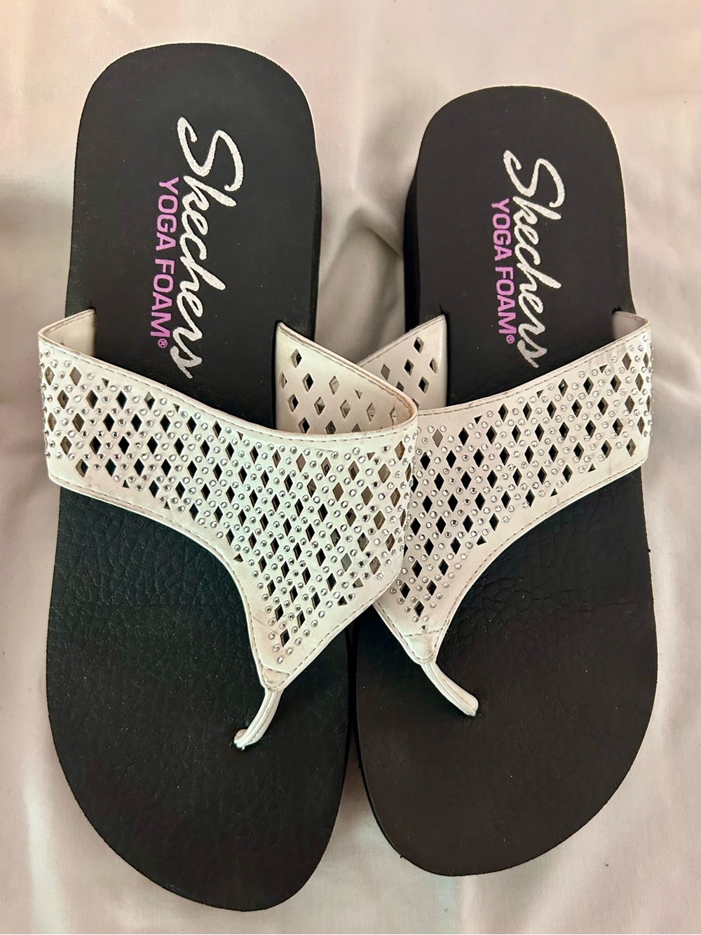 3-Pairs of Skechers Women's thongs! Bundle! - Picture 3 of 5